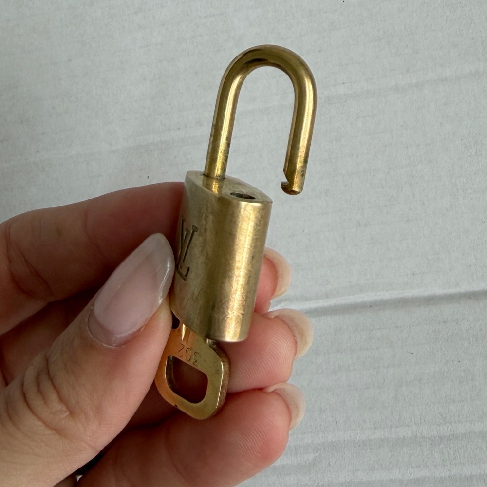 Authentic Louis Vuitton Lock #302 - Picture 6 of 6